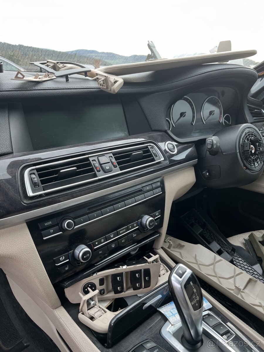 BMW F01 na náhradní díly - 3