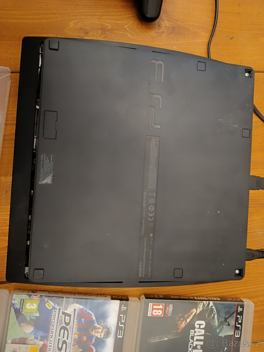 PS3 Slim 160GB, 2x ovladač + hry / PlayStation 3 - 3