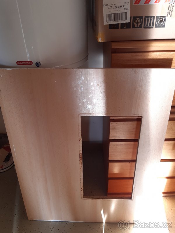 Dreveny elegantni drzak na digestor - 3