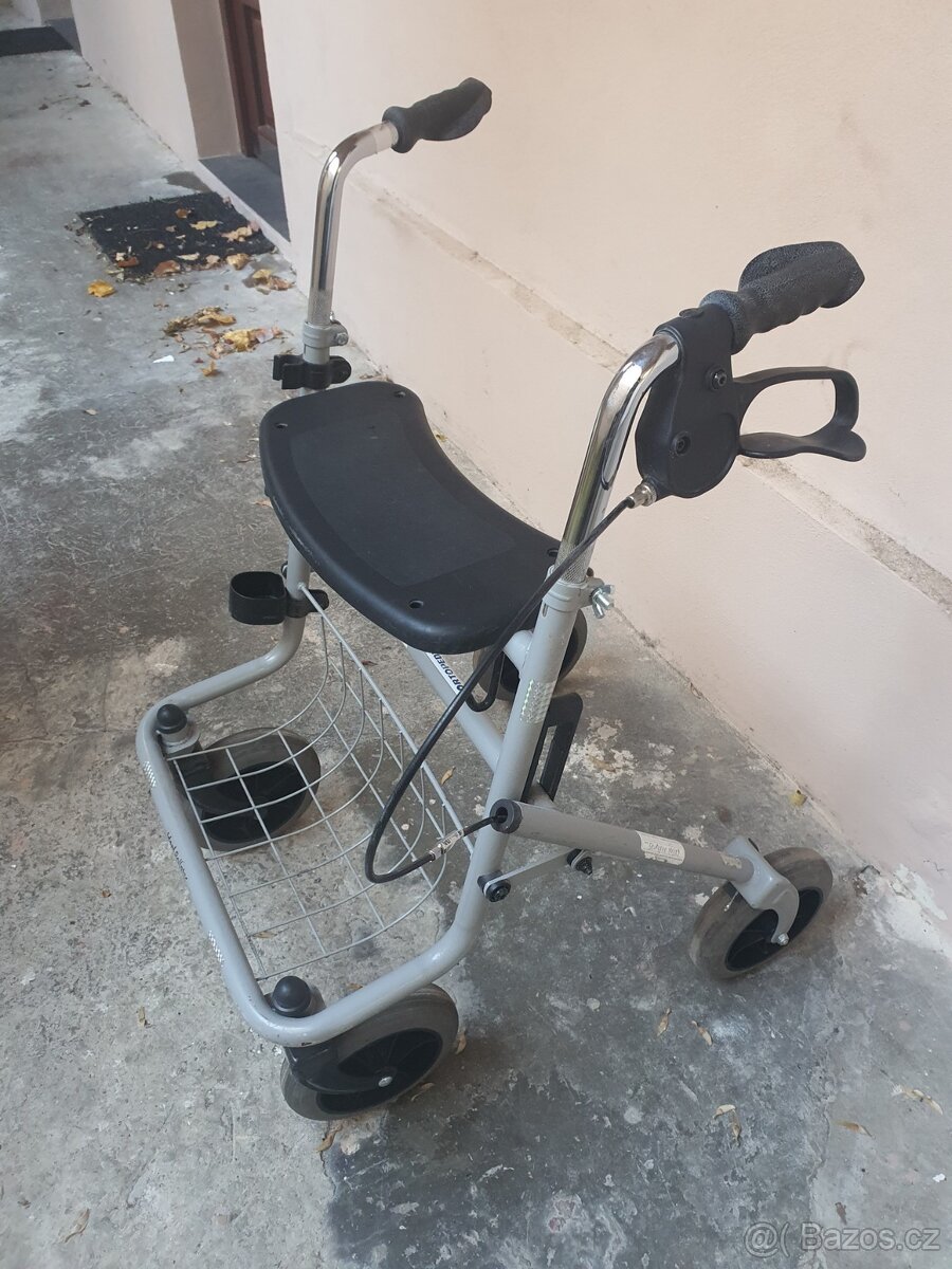 PROFI chodítko čtyřkolové pro seniory i POŠTOU - 3
