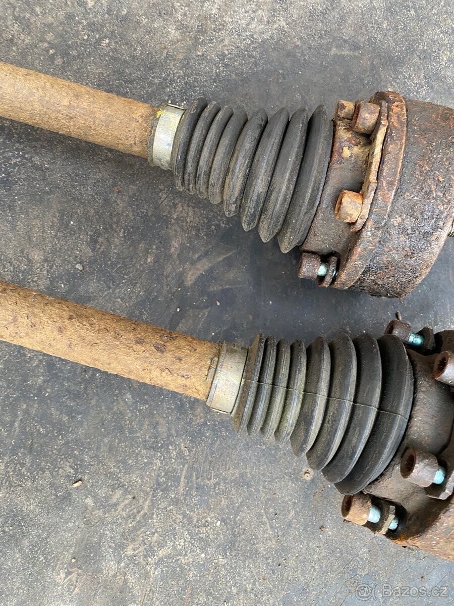 Octavia 1 4x4 zadní poloosy - 3