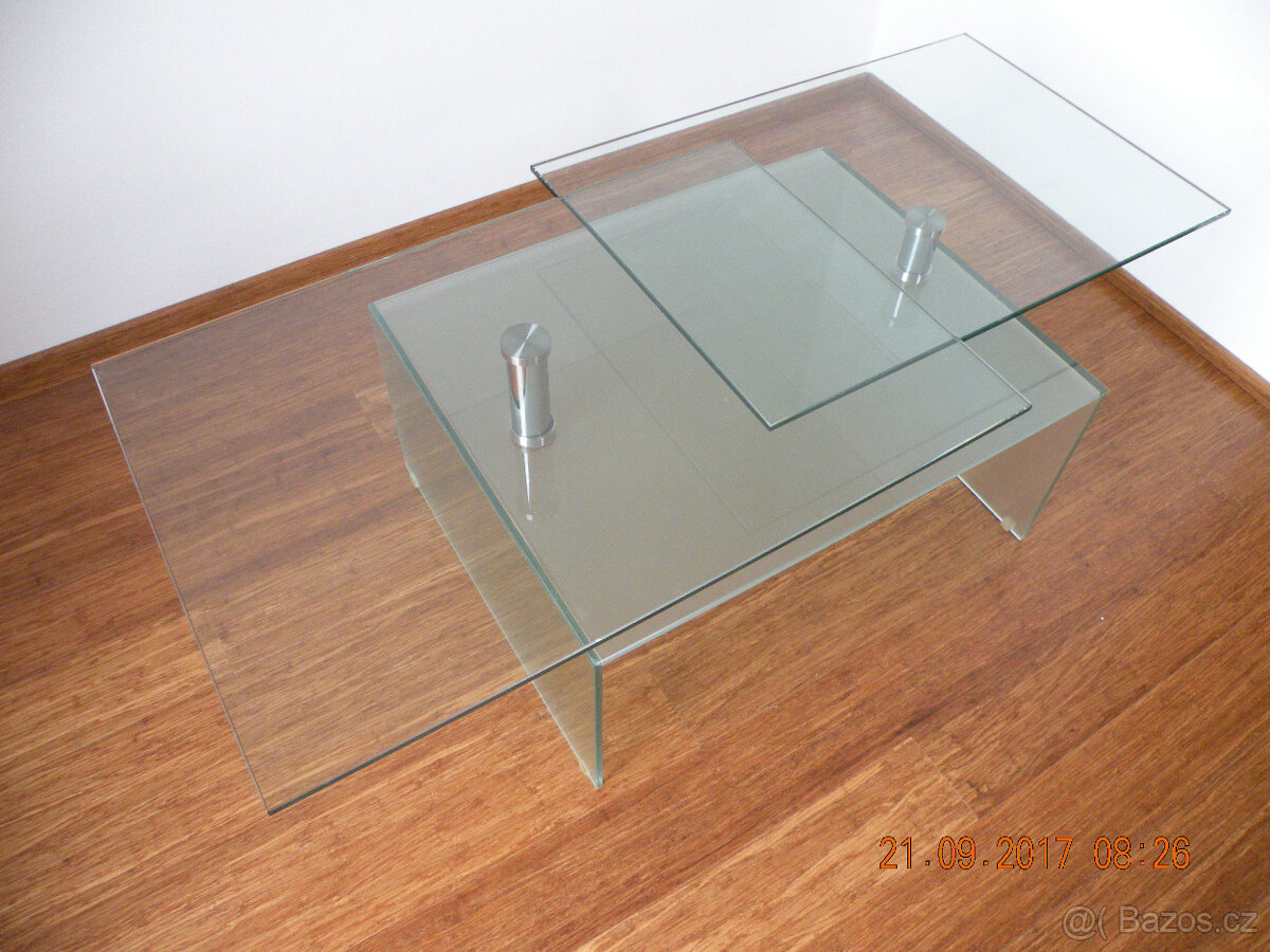 Designový skleněný stůl - 3