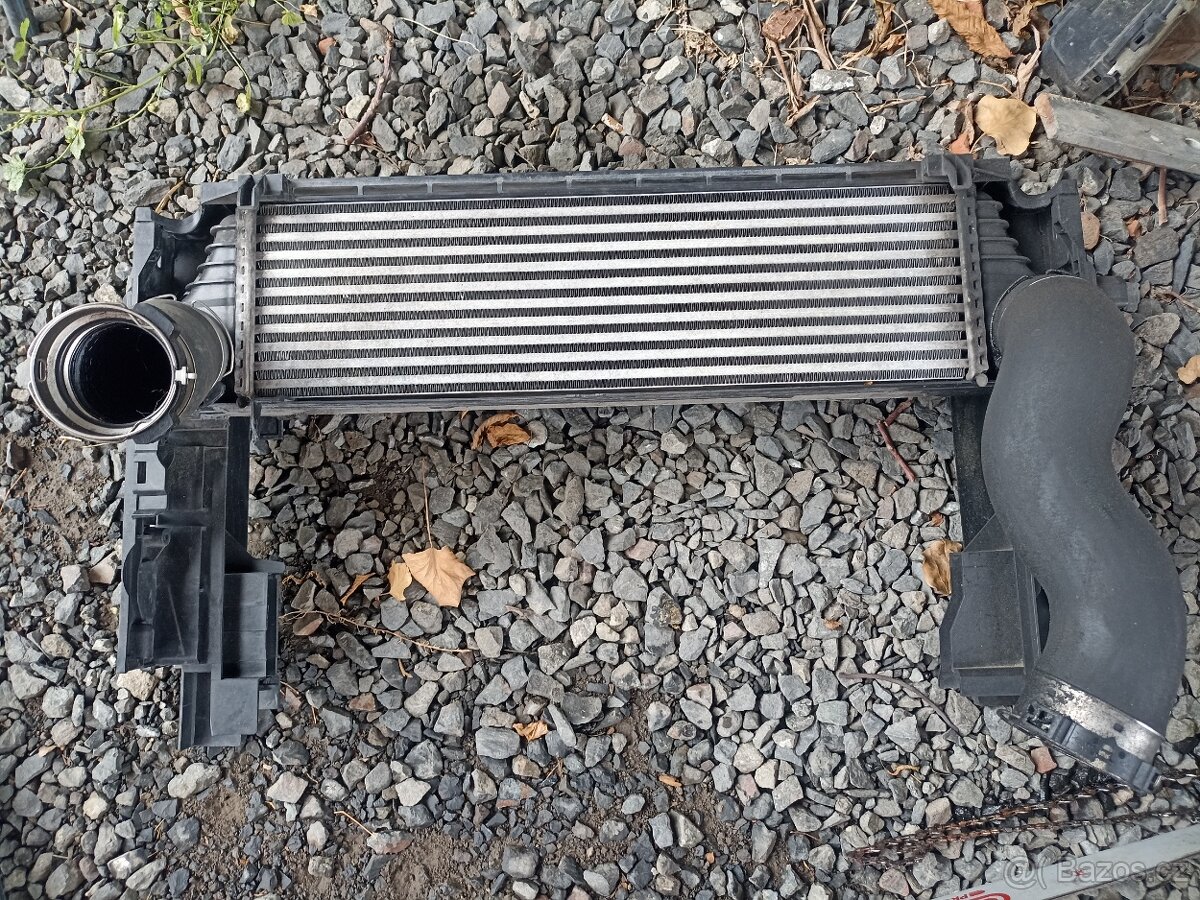 BMW f10-cely vůz na dily - 3