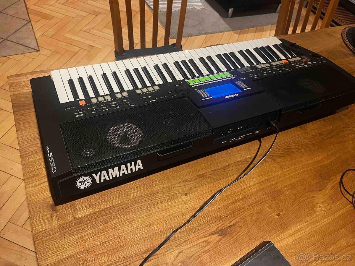 Klávesy YAMAHA PSR S550 - 3