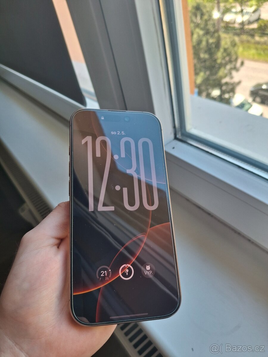iPhone 16 Pro - Desert Titanium - 3