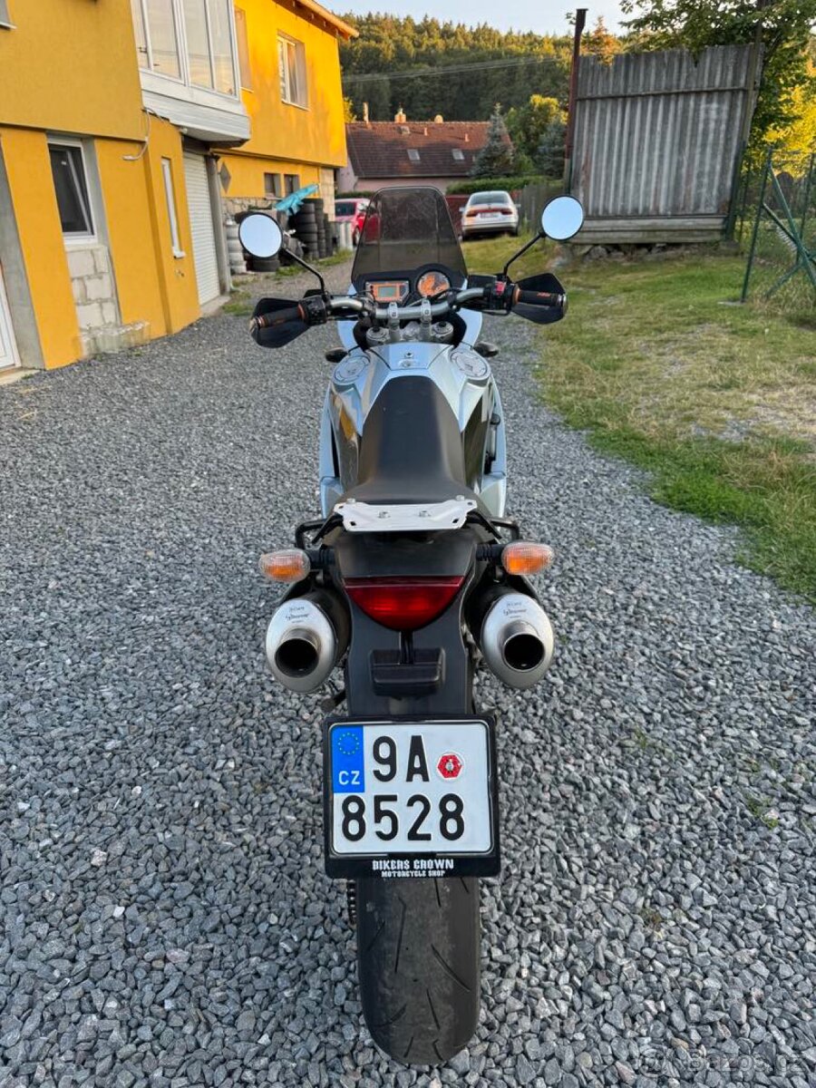 Ktm 950 adventure lc8