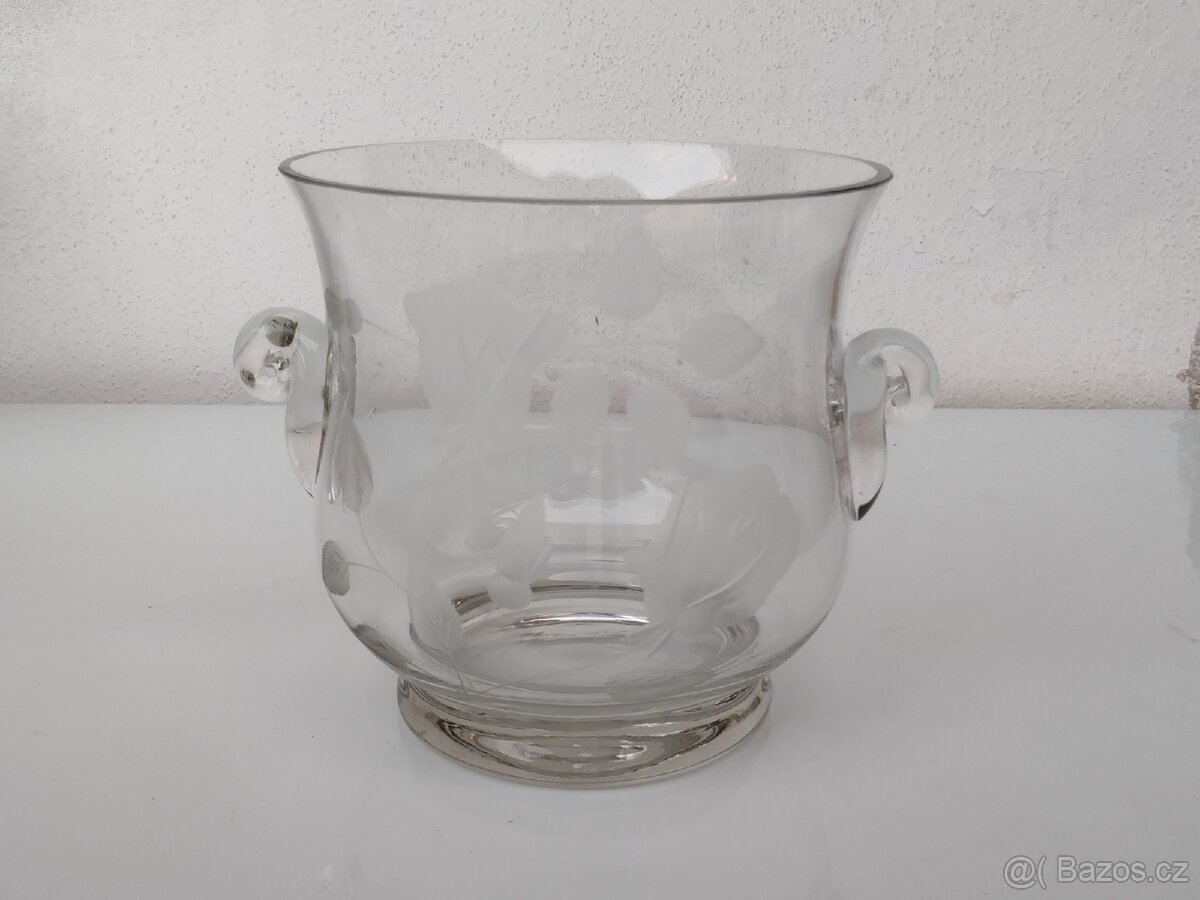 Stará skleněná nádoba na led - 3