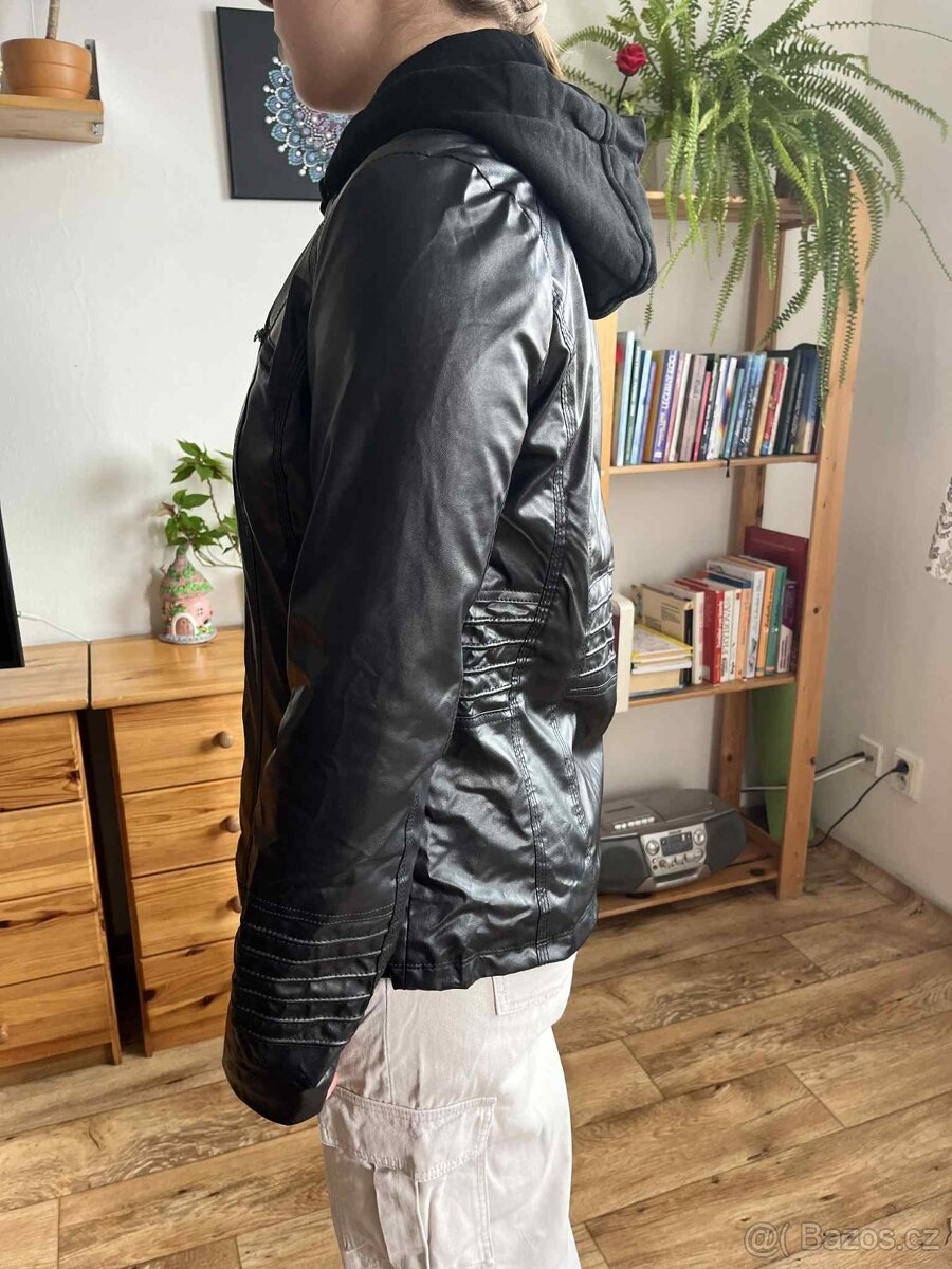 Dámská bunda z umělé kůže černá - 3