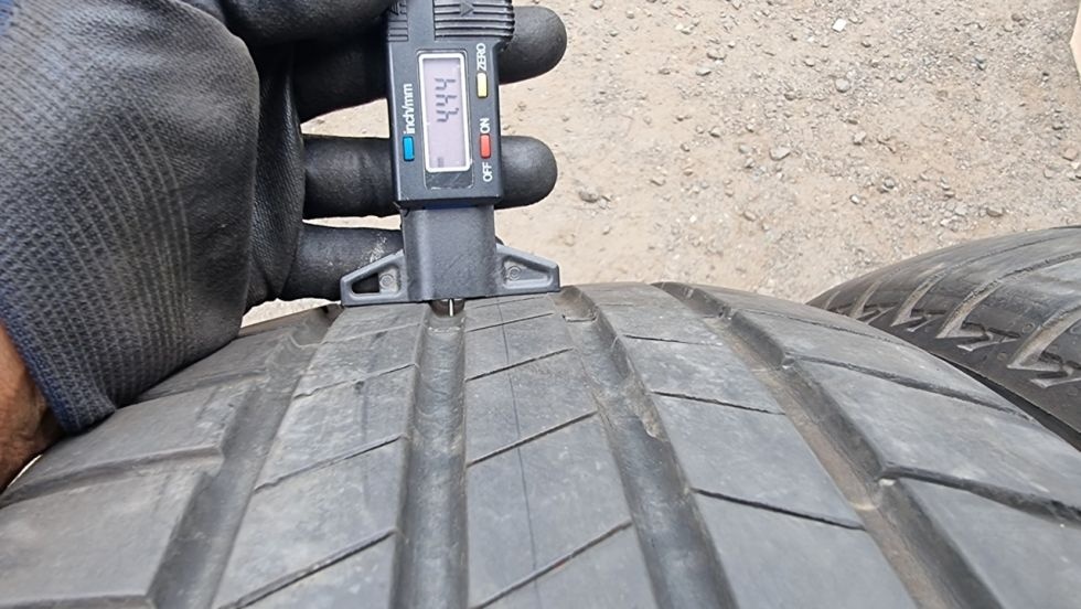 Letní pneu 215/55/17 Bridgestone - 3