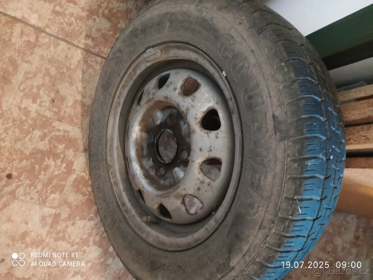 Škoda Felicia - Prodám pneumatiky letní sada - 3