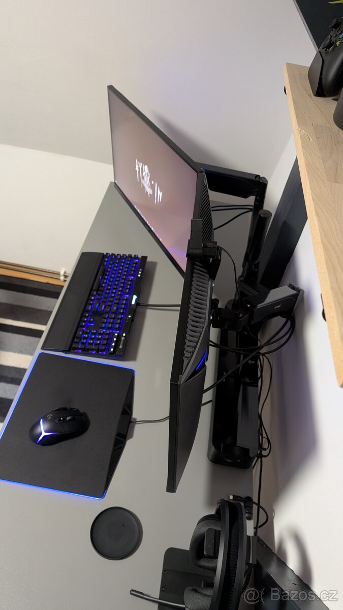 2x 27" monitor GIGABYTE AORUS (FI27Q a FI27Q-P) - 3