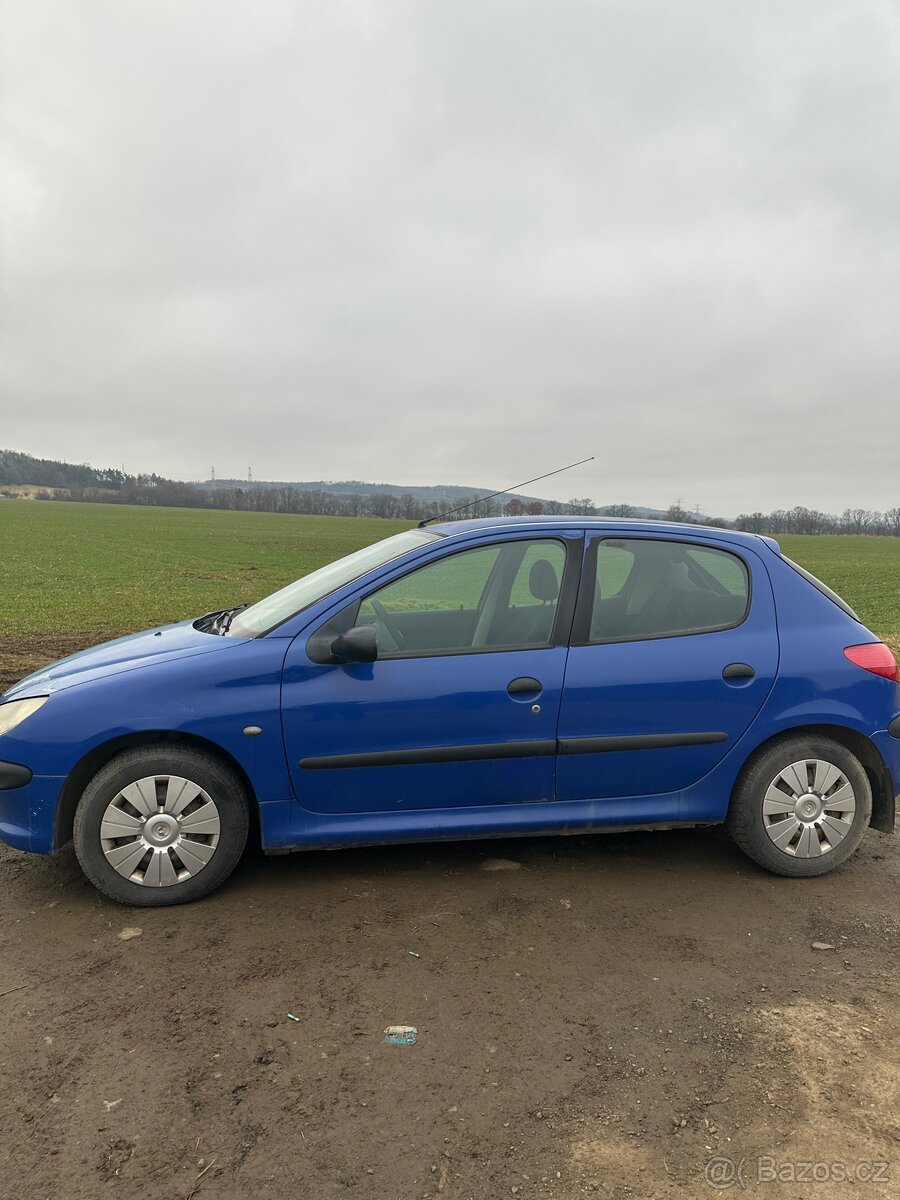 Peugeot 206 1.1 benzín - 3