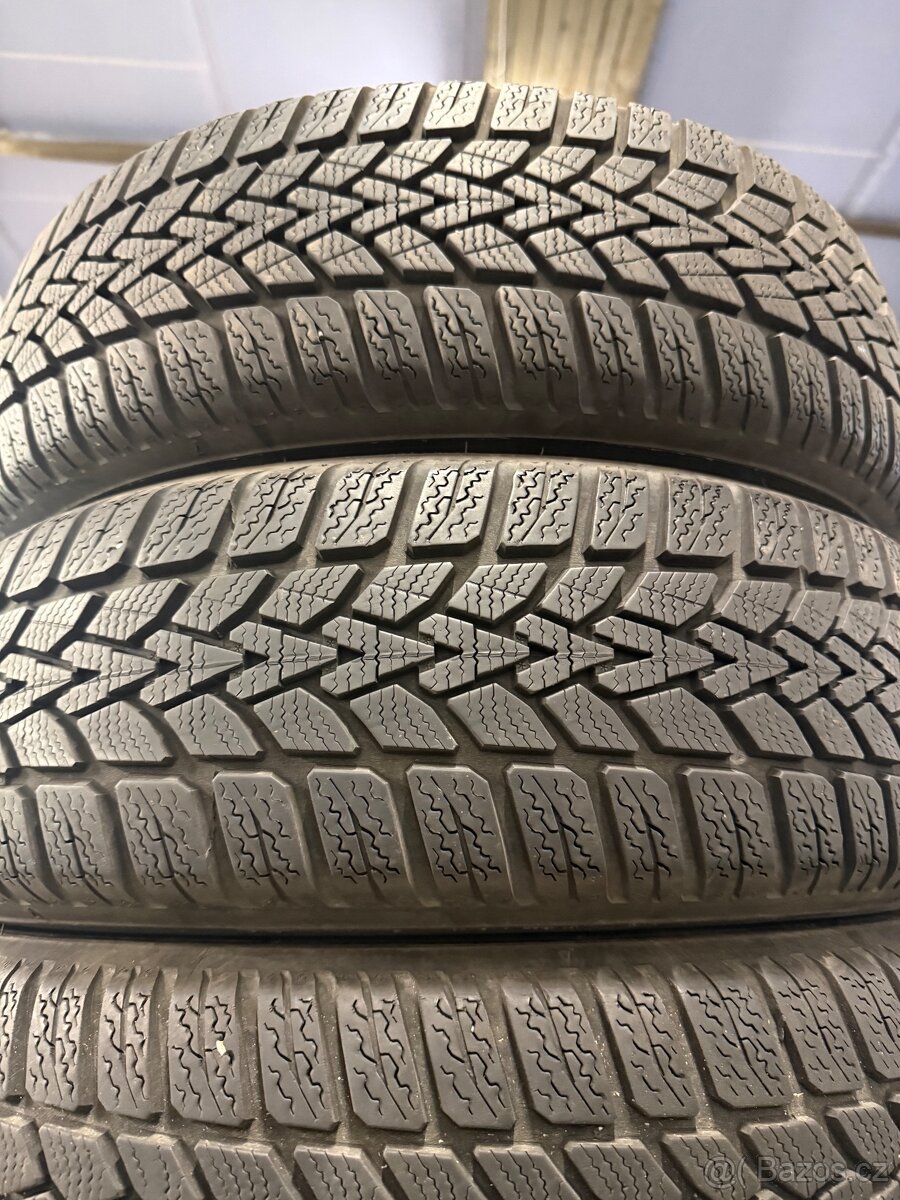 prodám zimní 185/60/15 Dunlop - 3