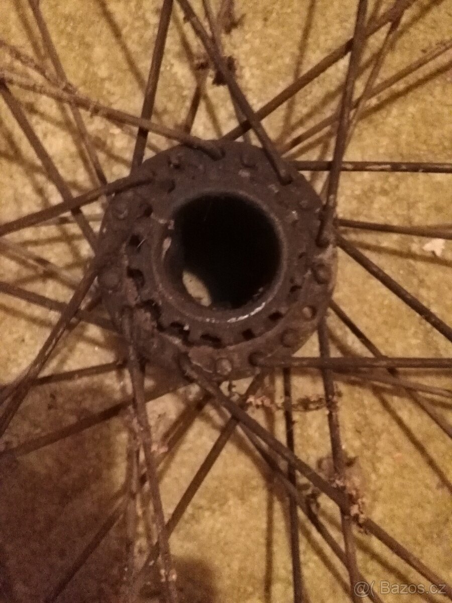 Zadní kolo Jawa pérák komunista - 3