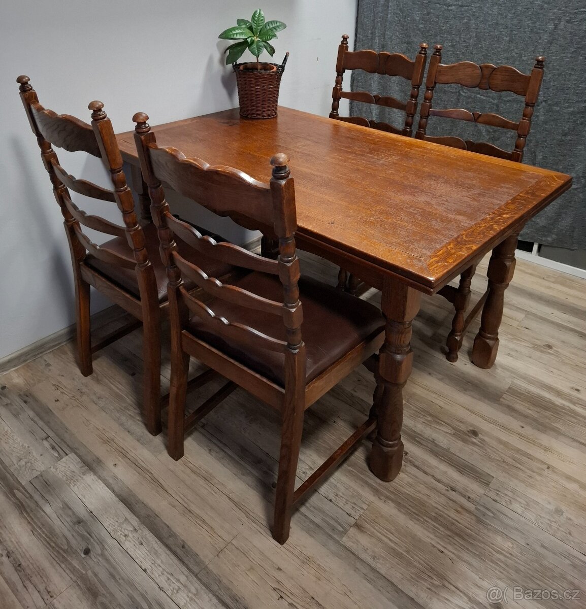 Jídelní stůl s židlemi - 3