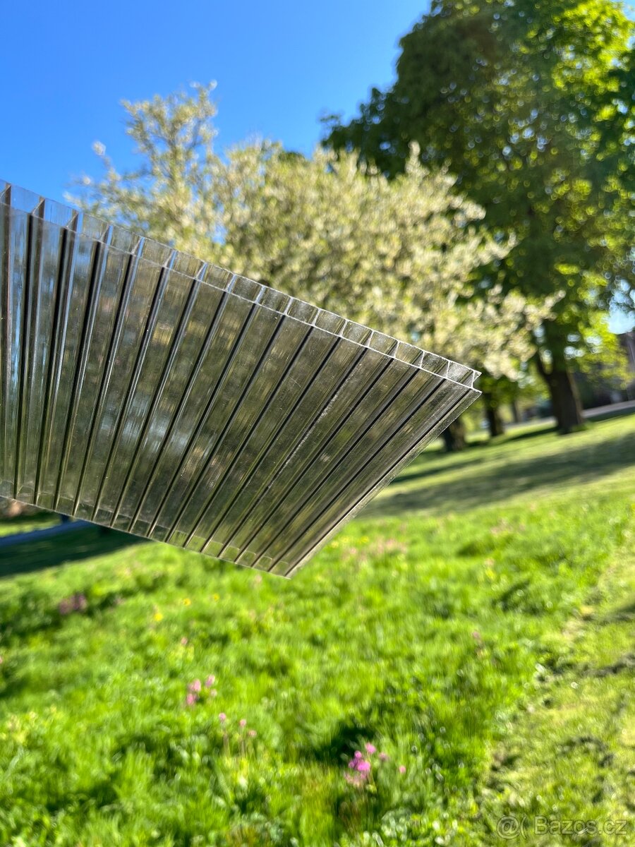 Dutinkové desky Makrolon - 3