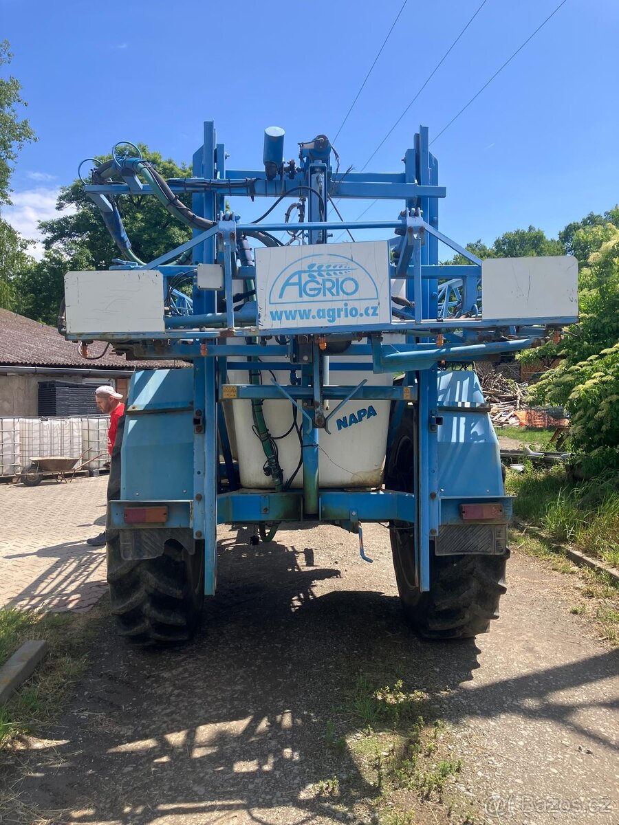 Tažený postřikovač Křemže 3000L - 3