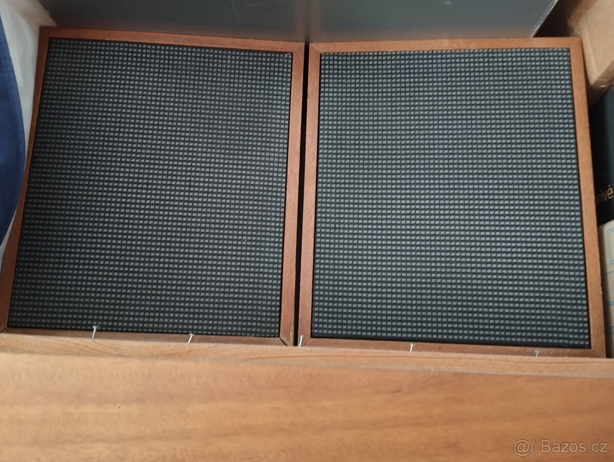 GRAMORÁDIO ZNAČKA STREČNO, SKŘÍNKA NA DESKY SE ŠUPLÍKY - 3