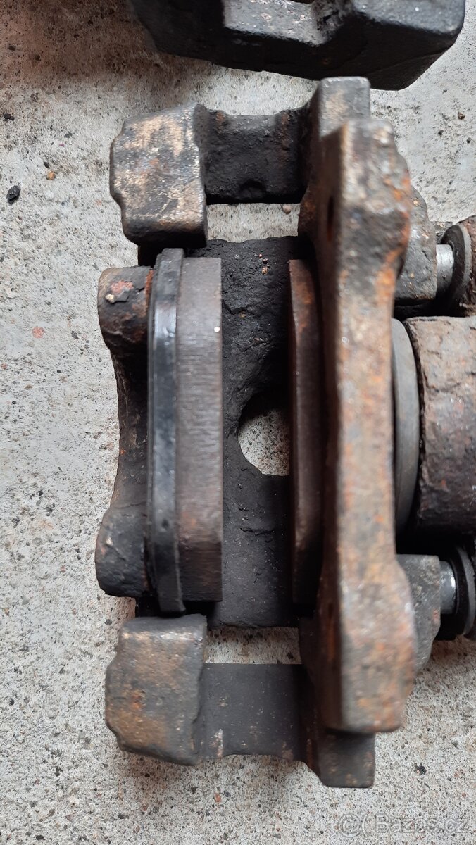 BMW E46 brzdové třmeny - 3