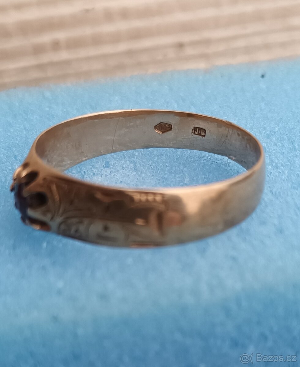 Starý zlatý prsten - 3