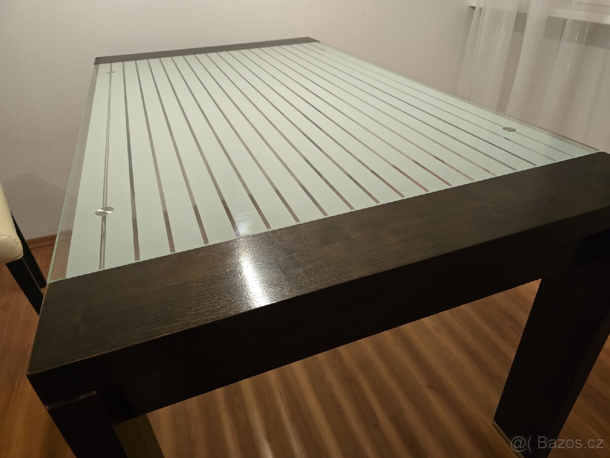 Skleněný jídelní stůl - 3