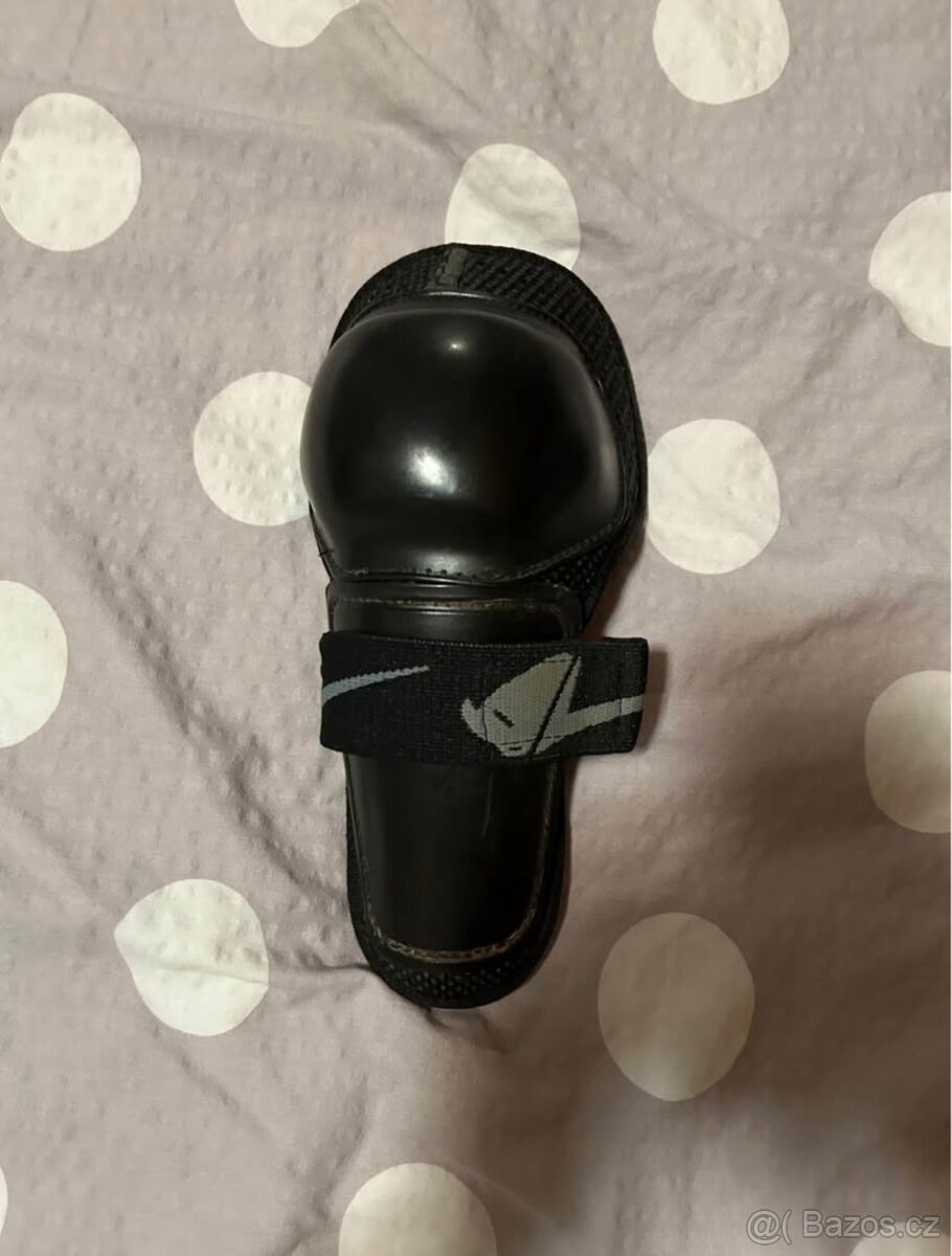 Chrániče kolen UFO - 3