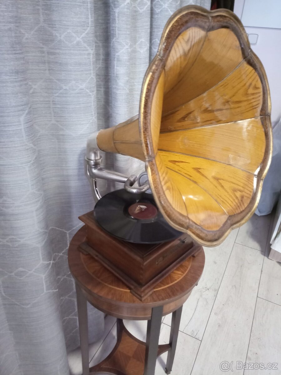 Gramofon s troubou - 3