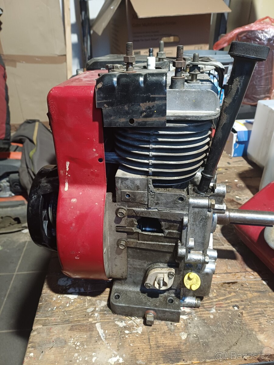 Poškozebý motor z DH 0115 - 3