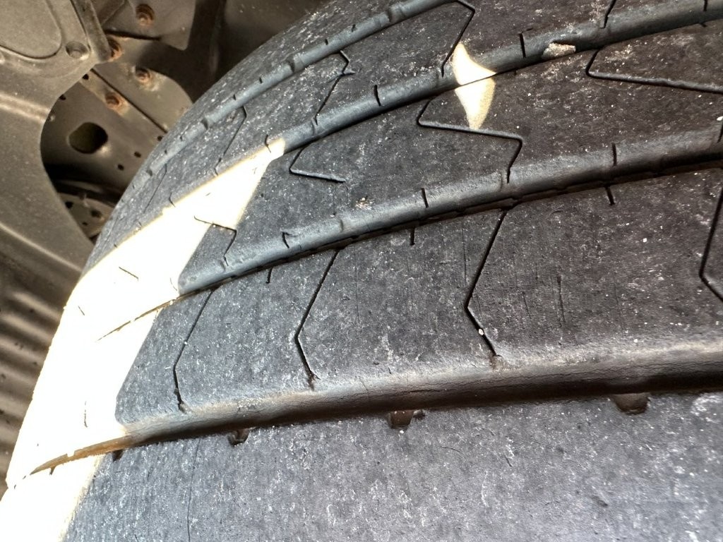 MAN TGM 18.290 se shrnovací plachtou a čelem - 3