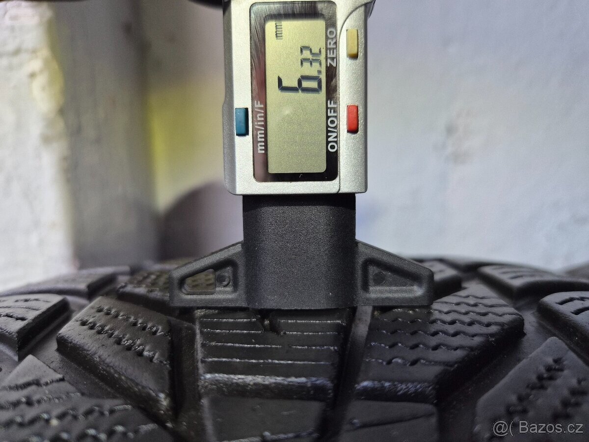 Pár zimních pneu Hankook Winter ICept Evo³ 275/40 R21 XL - 3