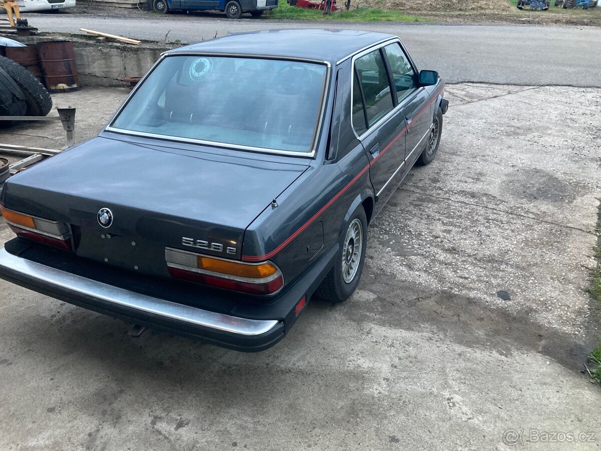 BMW E28 528 najeto 57tis - 3
