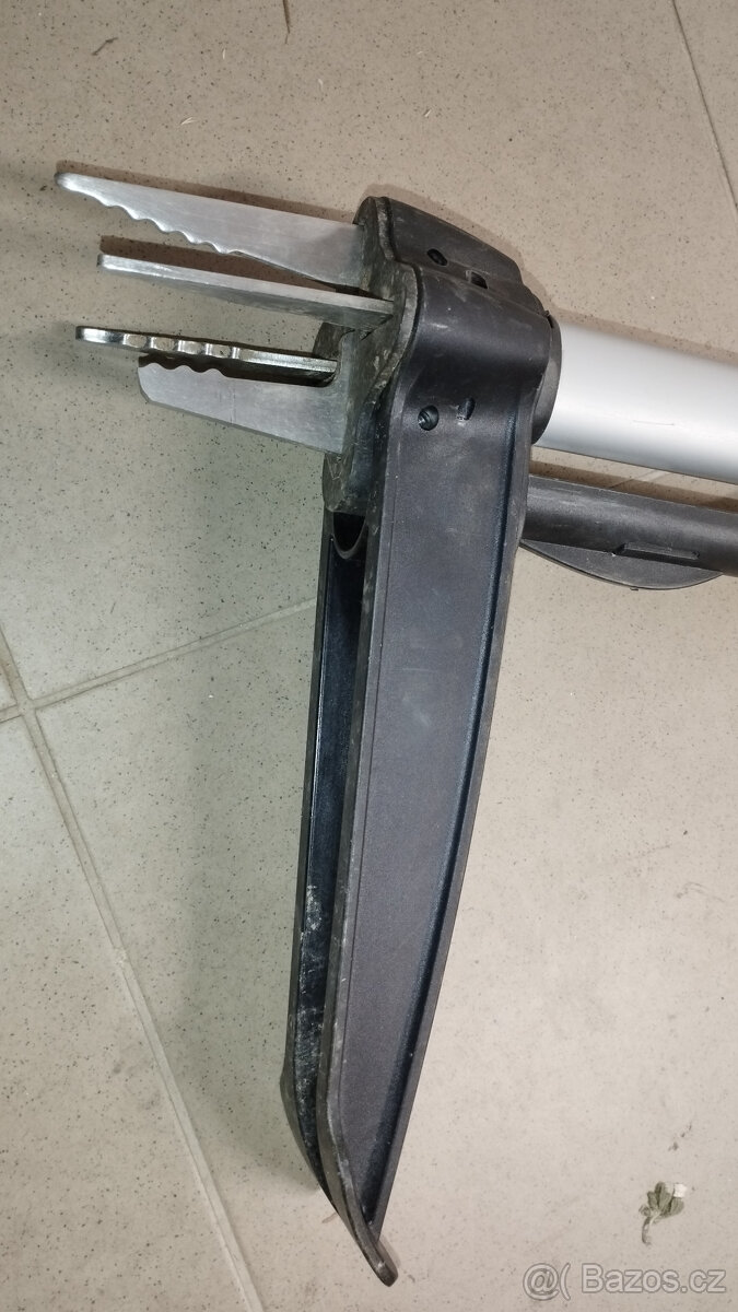 Fiskars Teleskopický vytrhávač plevele SmartFit - 3