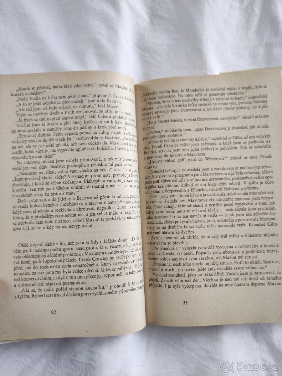 MRTVÁ A ŽIVÁ - Daphne du Maurierová - 3