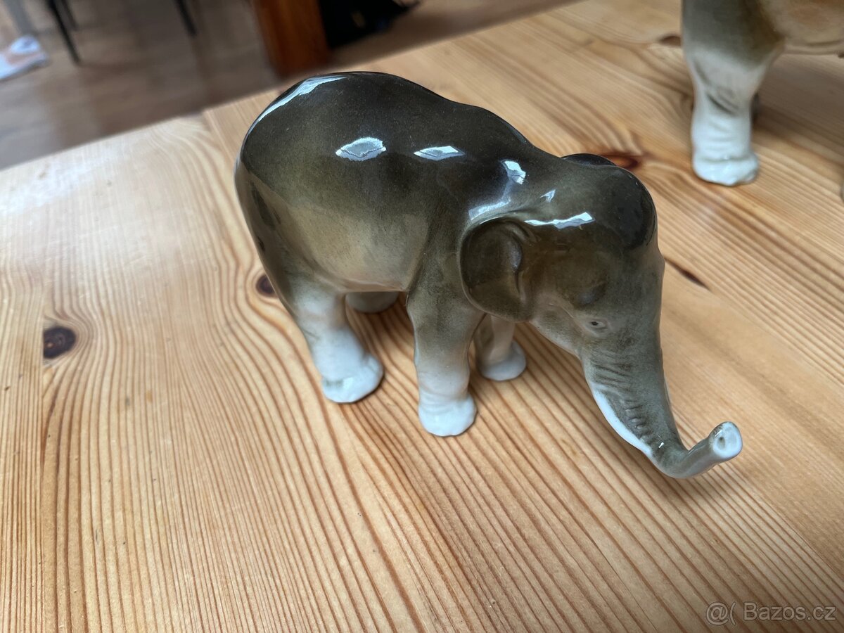 Sada tři porcelánových slonů - 3