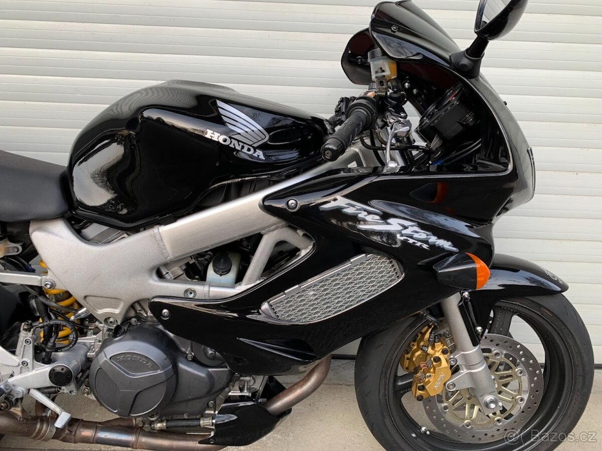 Honda VTR 1000F FireStorm - 3