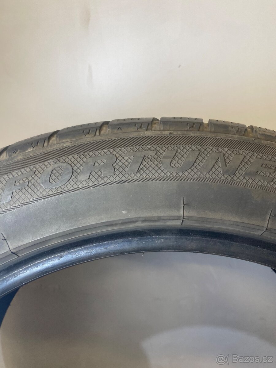 275/45R20 - 3
