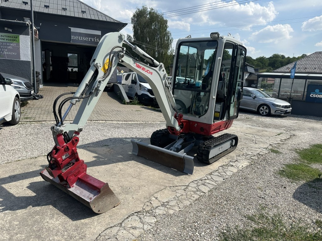 Bagr pásový Takeuchi TB216 - 3