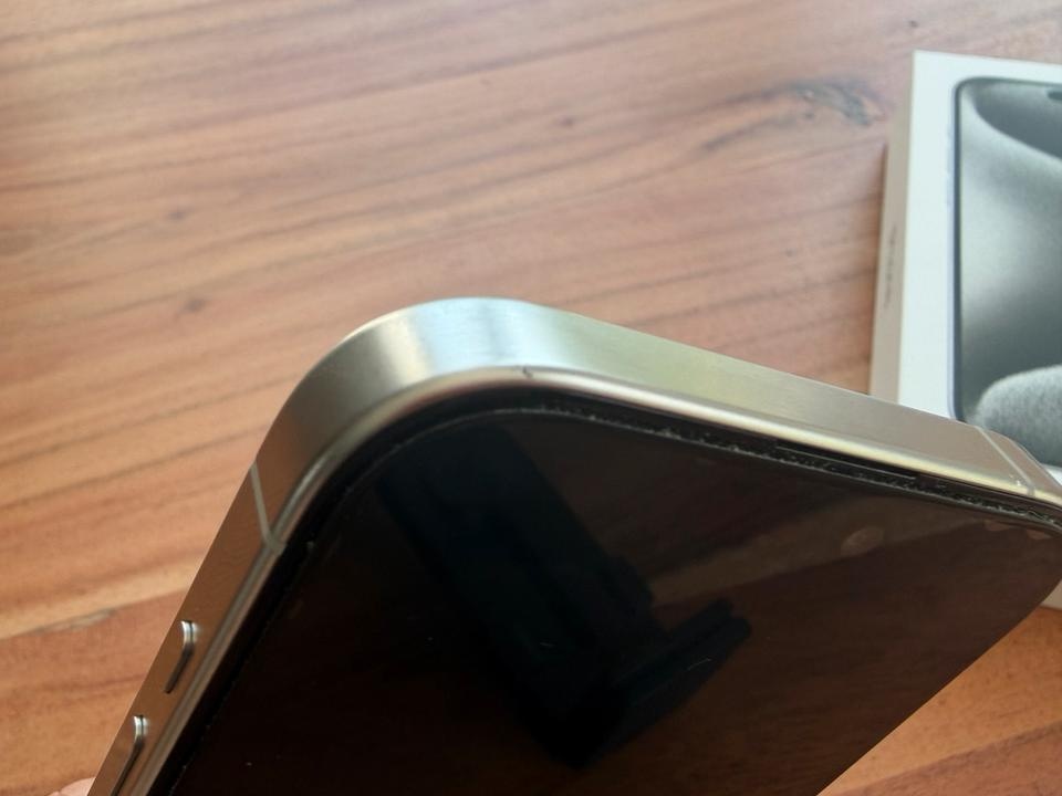 Apple iPhone 15 Pro 128GB Natural Titanium - 3