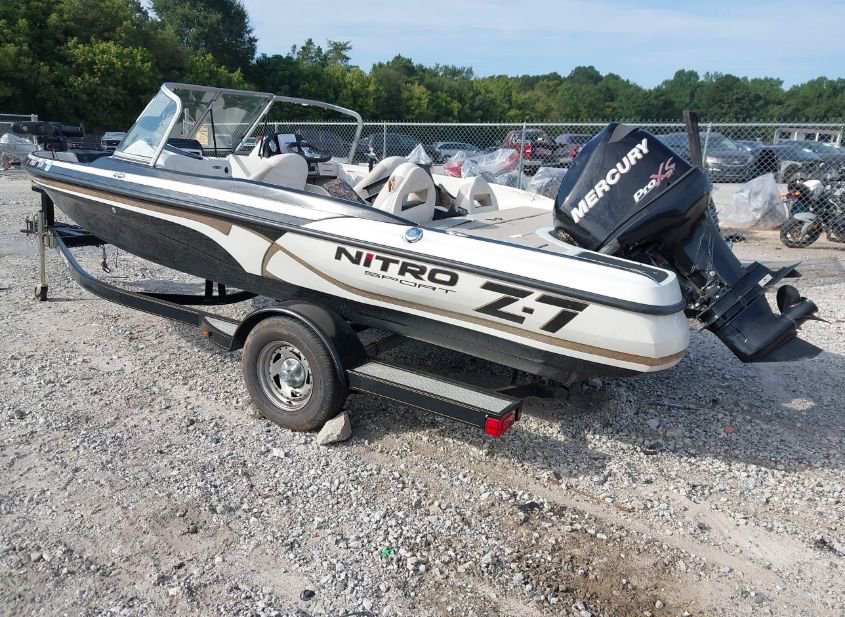 Loď na ryby Nitro Z7 bass boat rybářský člun rybářská loď - 3