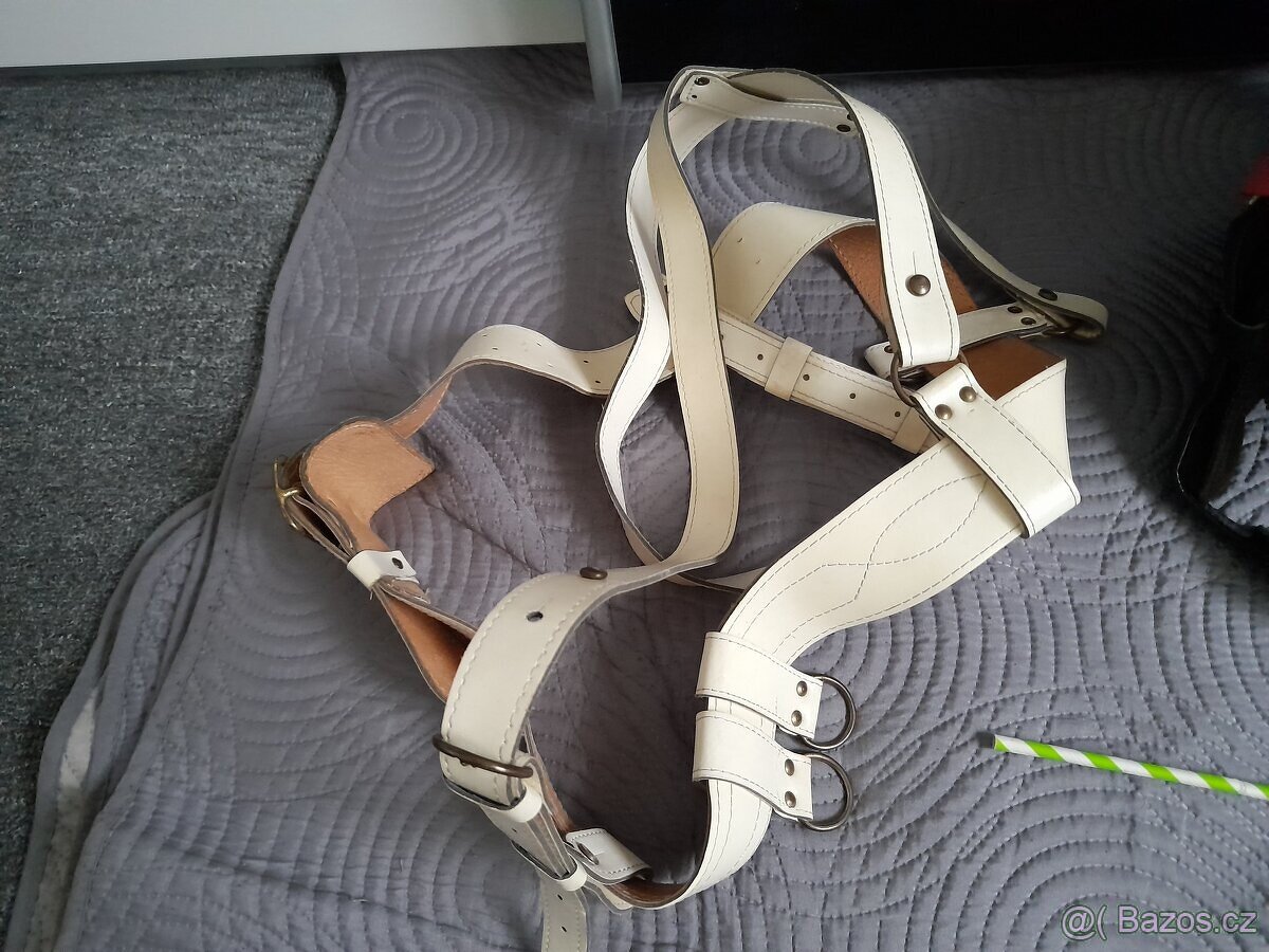 Stará policejní přilba VB, SNB, + Opasek - 3