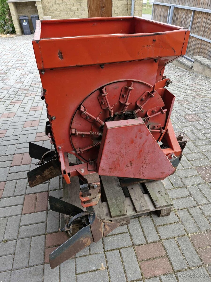 sazečka brambor - 3