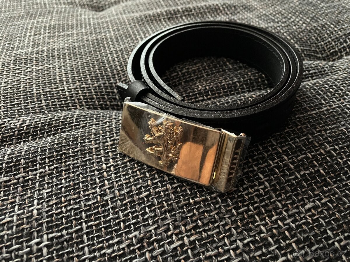 Kožený opasek s přezkou se znakem českého lva zlaté barvy - 3