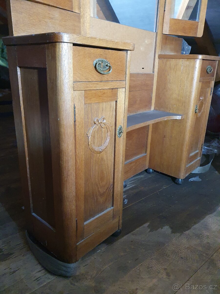 Toaletka se zrcadlem - 3