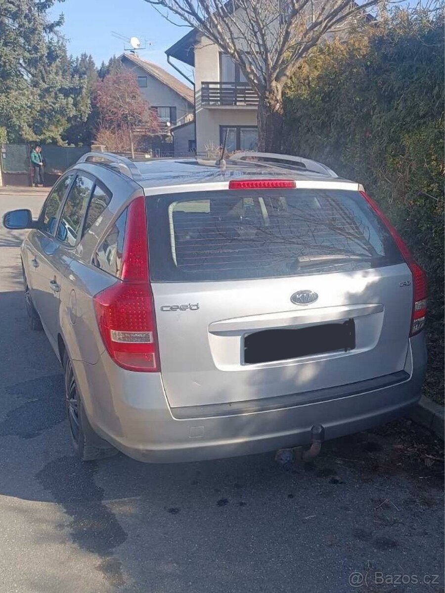 Kia Ceed 2010, 1.6 benzin - 3