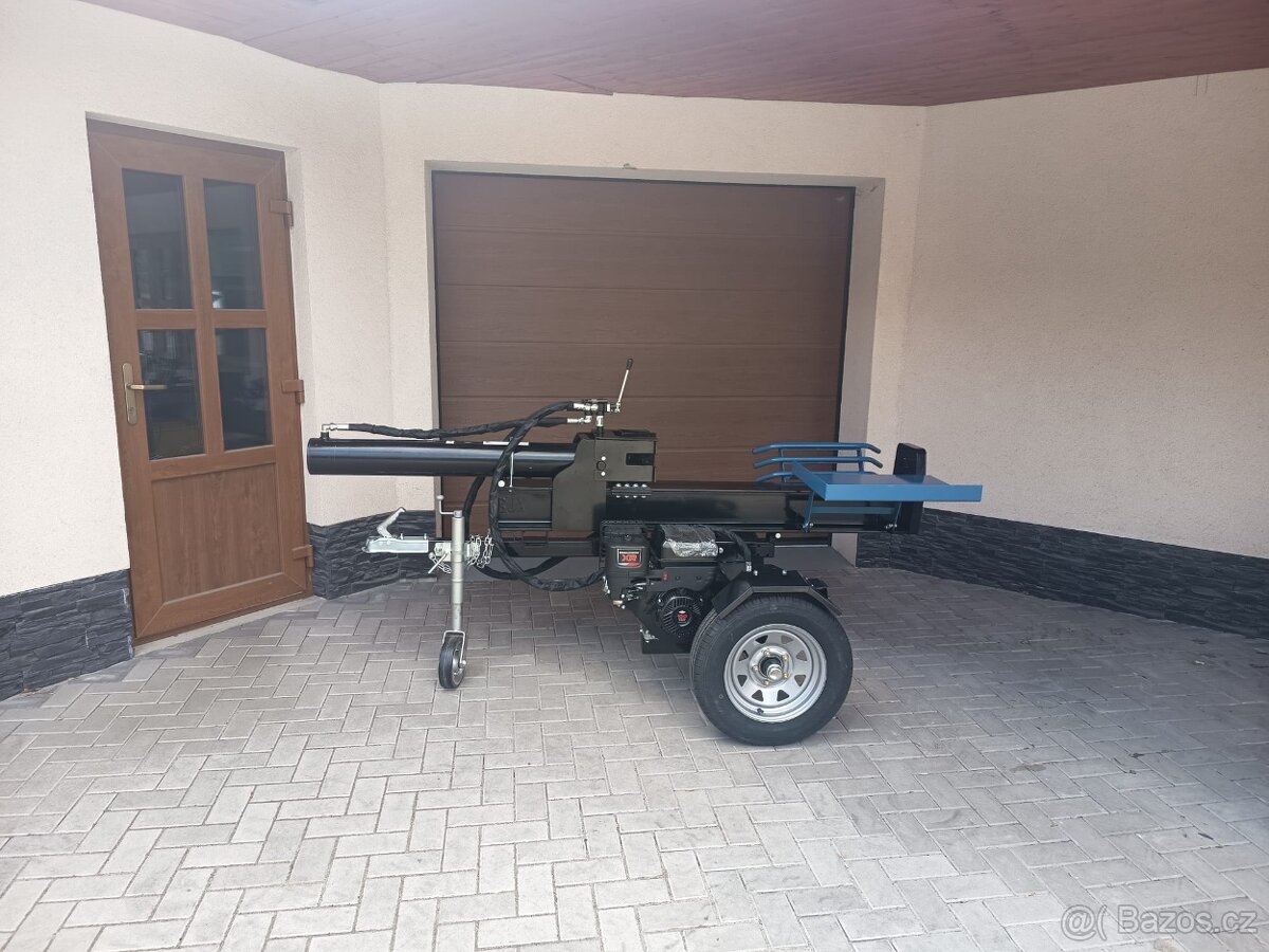 Štípač 35T/1050mm motor B&S, - 3