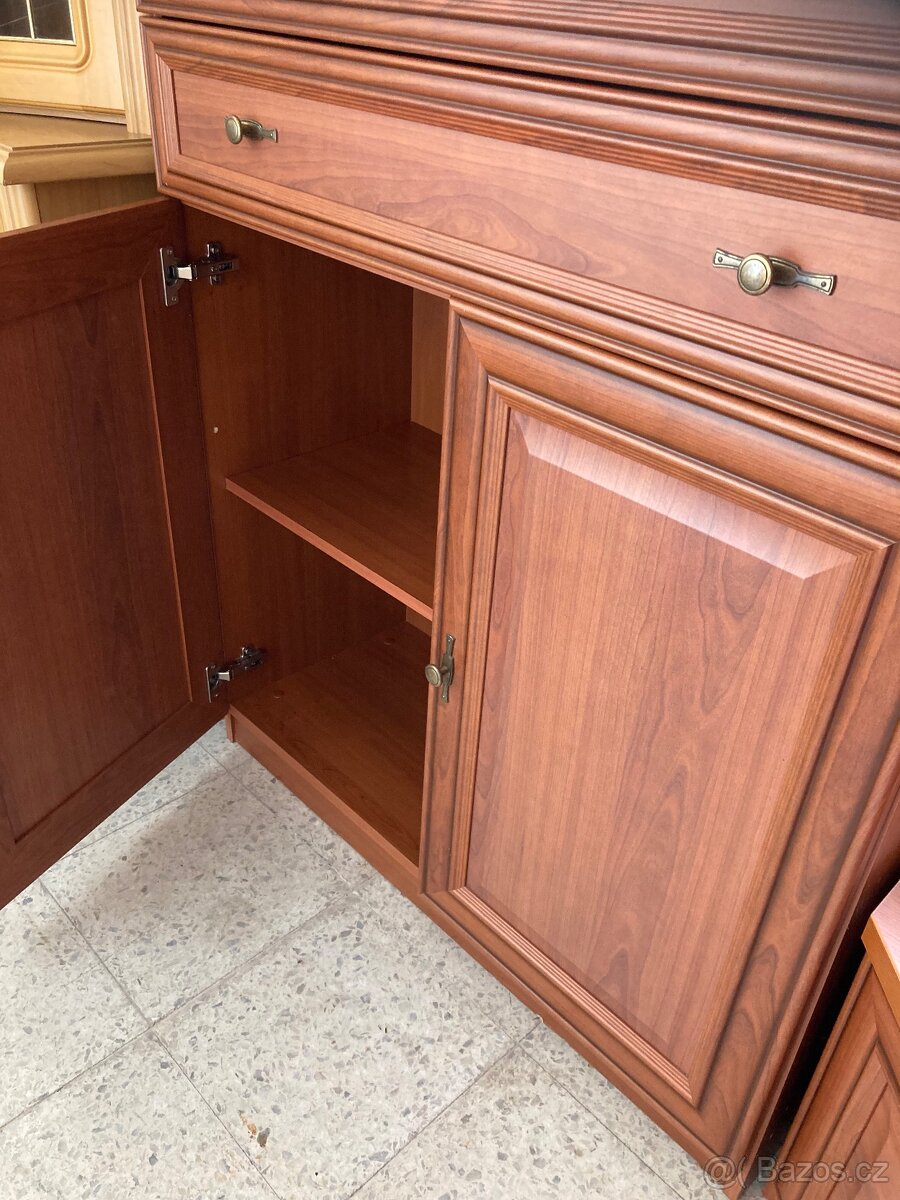 Komoda - 3