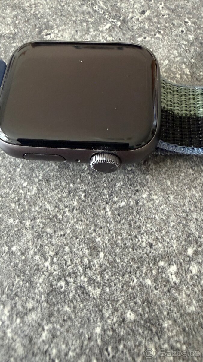 Apple watch SE 44mm - 3