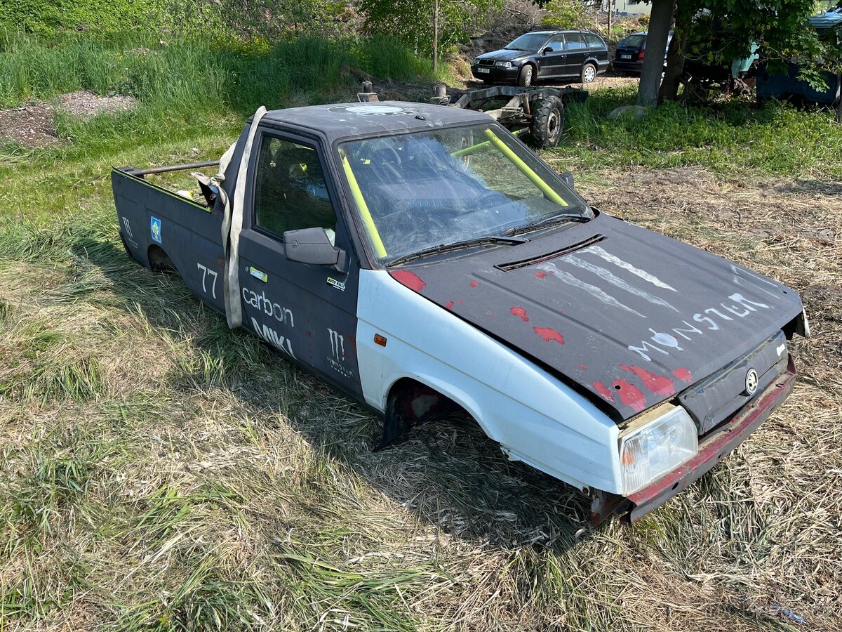 Škoda favorit kastle s rámem - 3