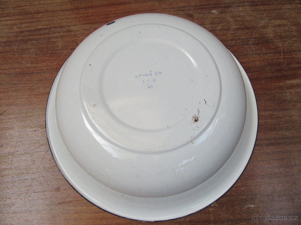 Nabízím velky krásný starožitný smaltovany lavor. Neteče. Pů - 3