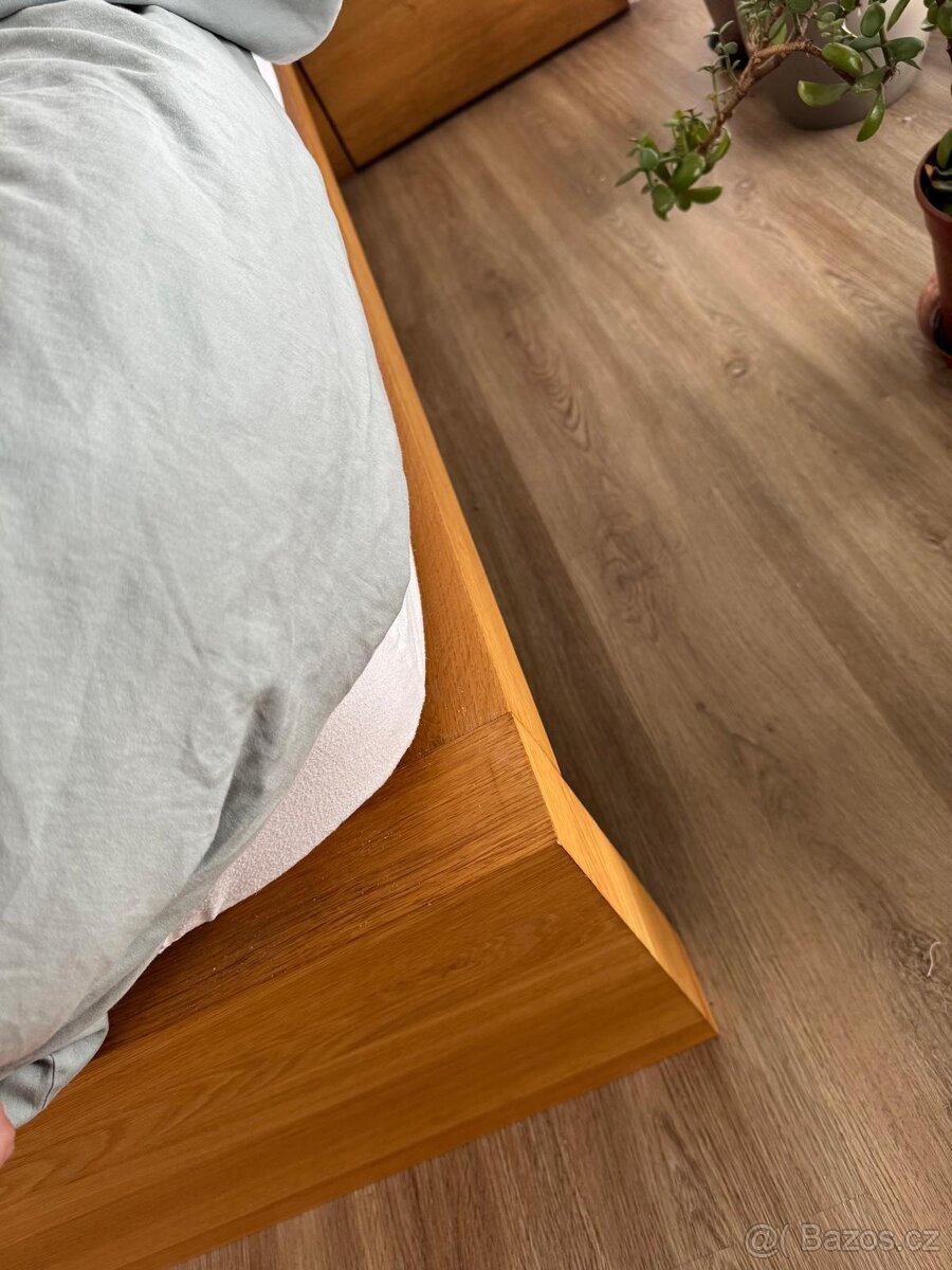 Postel z dubového masivu - 3